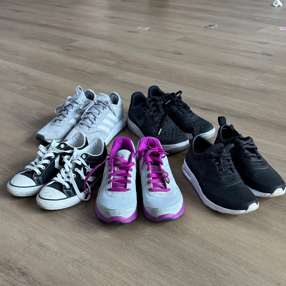 Nike Black and White Women's Sneakers